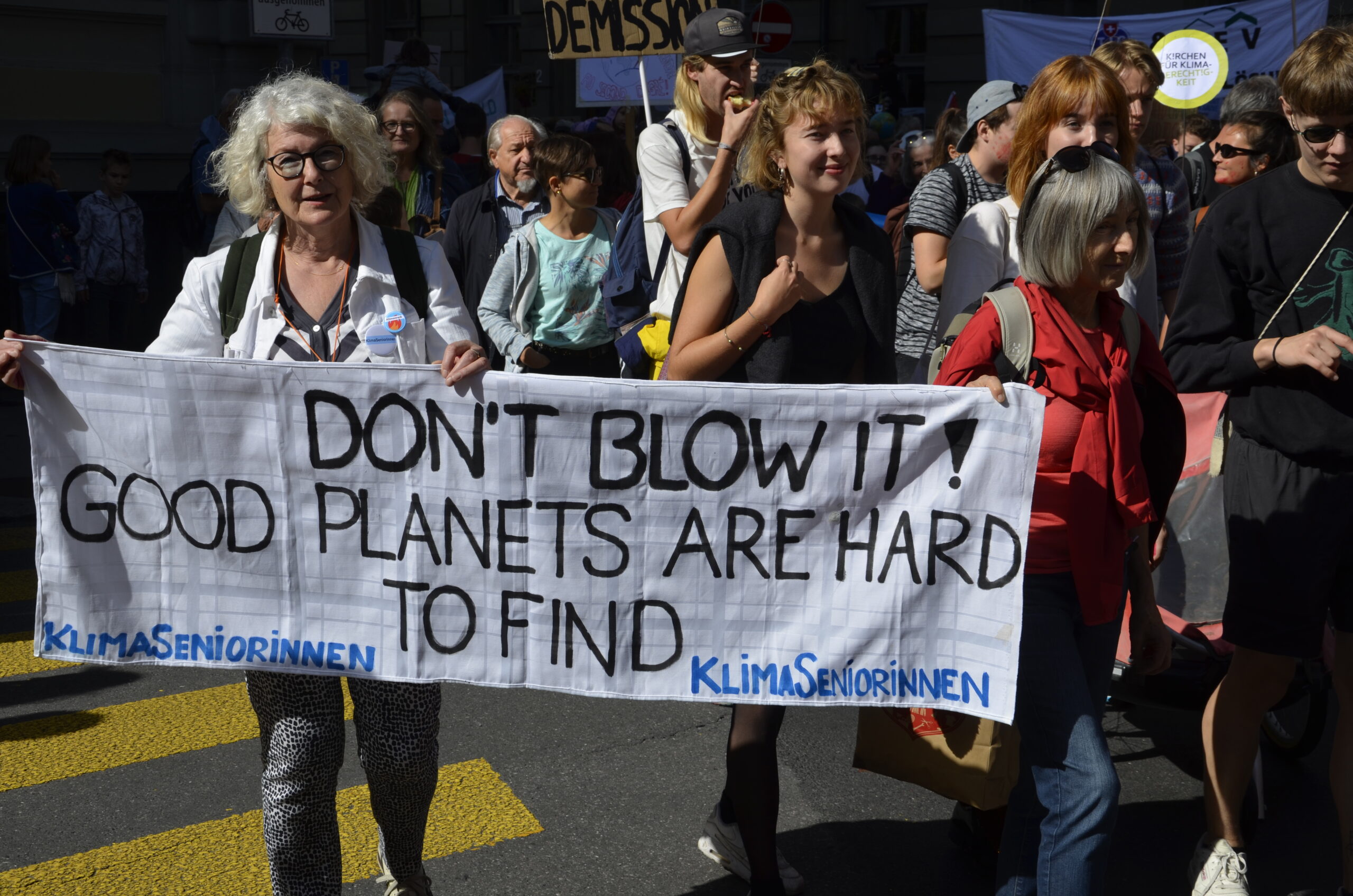 Der Kampf der Kli­ma­se­nio­rin­nen: Ein bahn­bre­chen­der Rechts­fall für die Kli­ma­ge­rech­tig­keit in Euro­pa